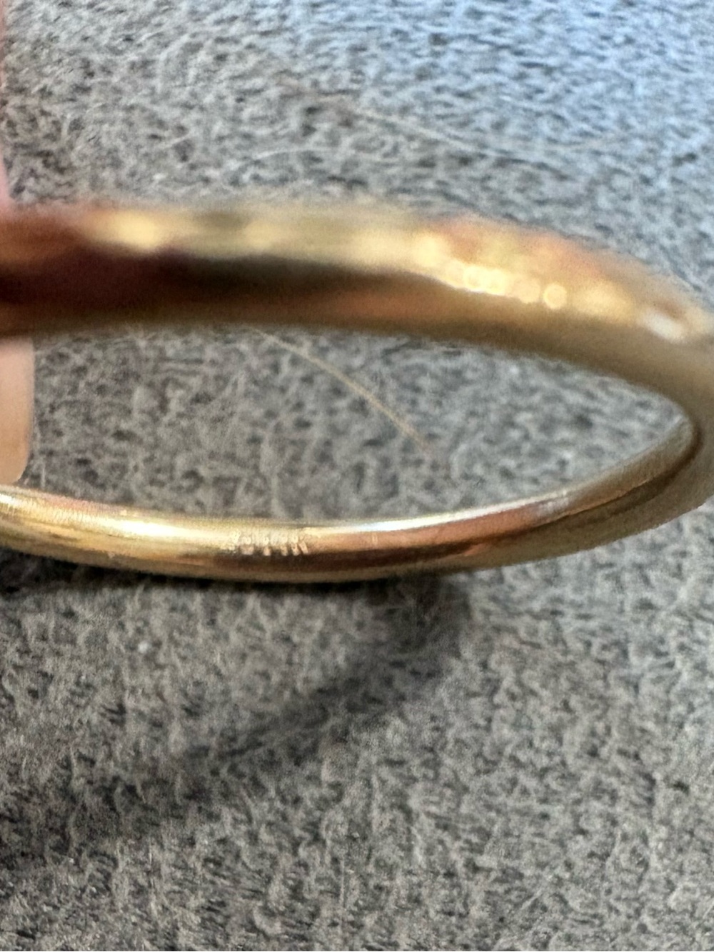 2 Stackable 14K Etched Yellow Gold Band Rings Sz 9 2g 2mm - Picture 3 of 4